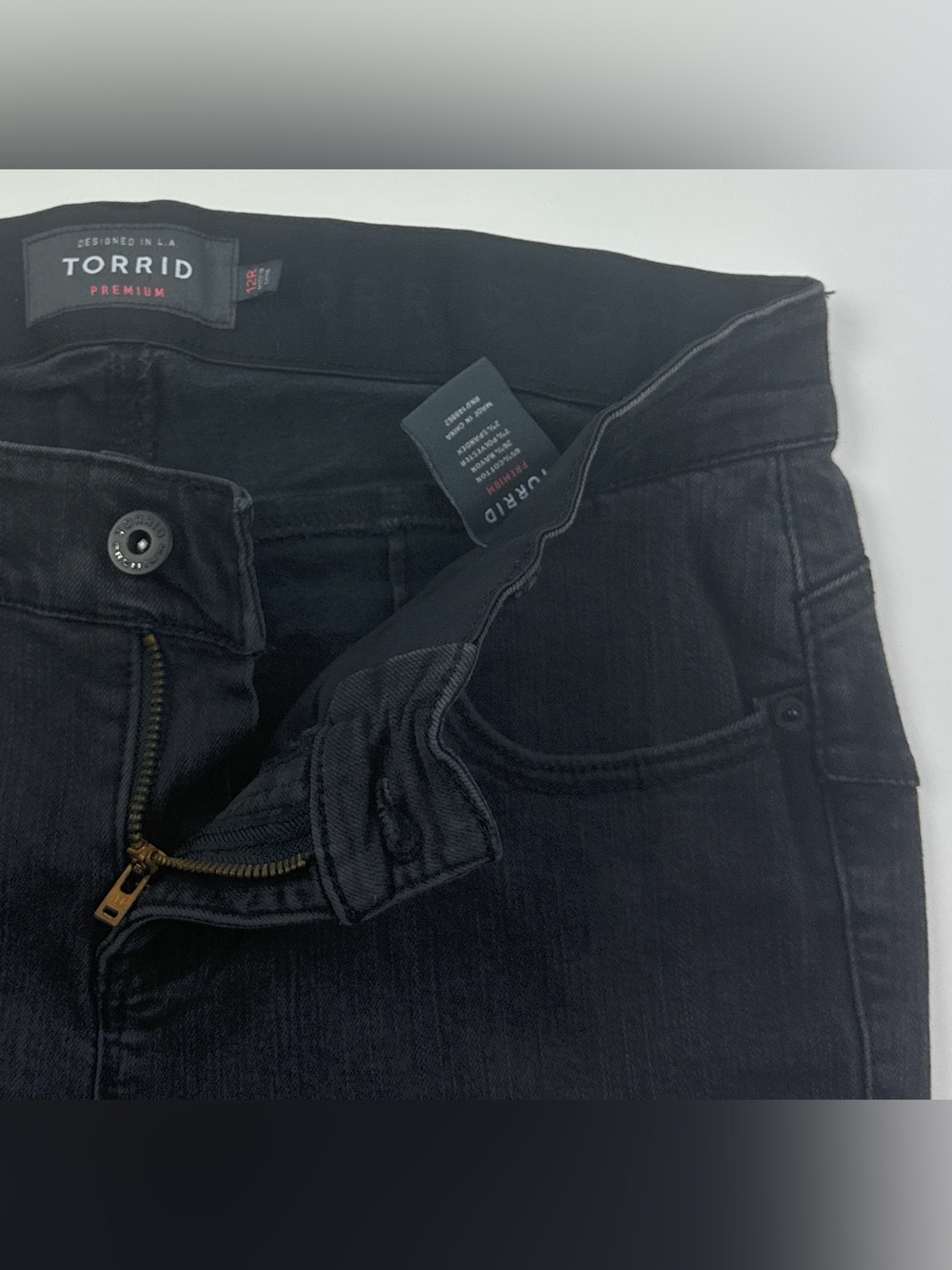 Torrid Premium Bombshell Skinny Stretch Womens 12R 32x28 Black Jeans 11311603 - Picture 10 of 12